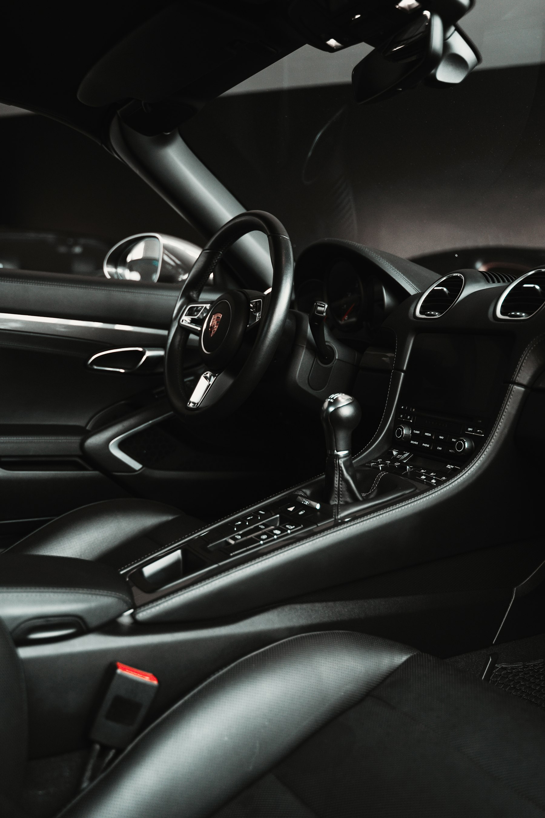 Diamond Premium — Porsche black interior, top-tier detail